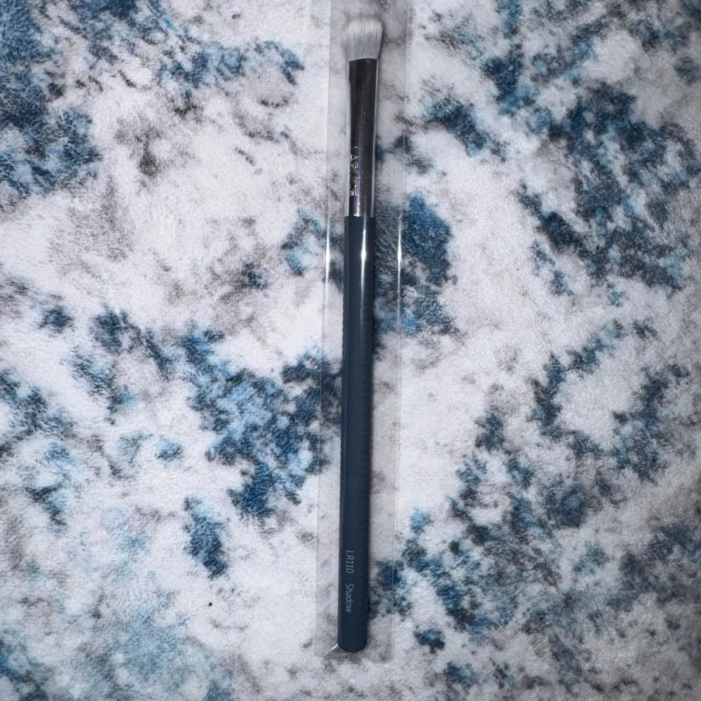 LARUCE Gray and Blue Makeup Brush Set